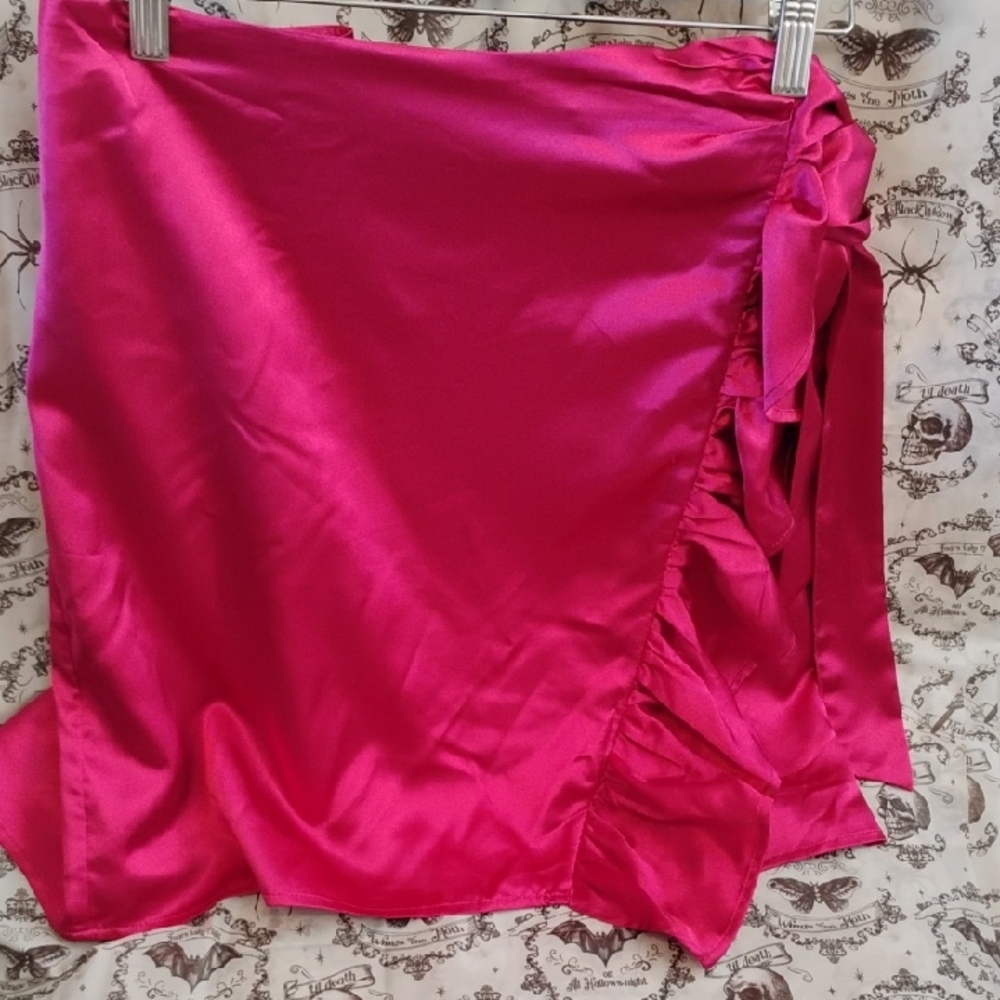 Forever 21 Fuchsia Satin Mini Skirt